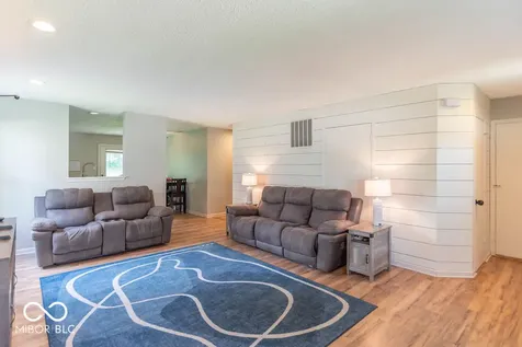 660 Wheat Field Lane Whiteland IN 46184