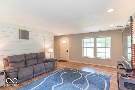 660 Wheat Field Lane Whiteland IN 46184