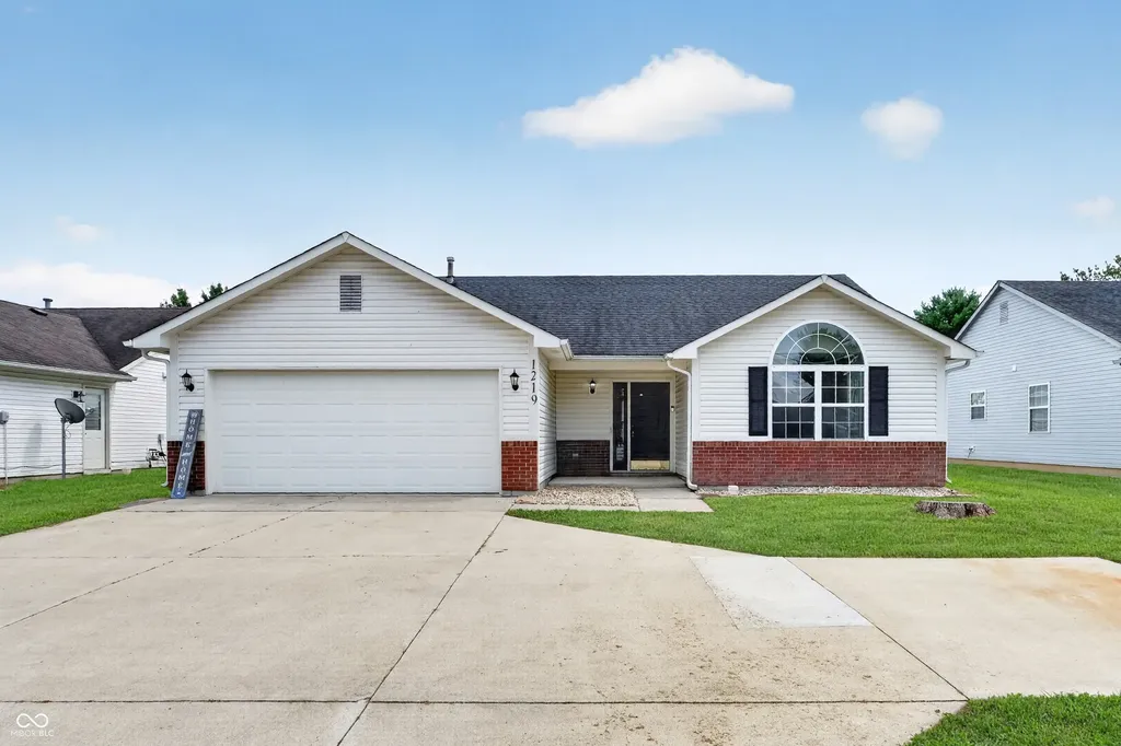 1219 E Mckay Road Shelbyville IN 46176