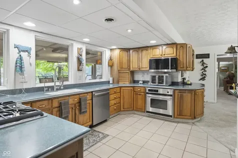 4218 E Lakeview Drive Martinsville IN 46151