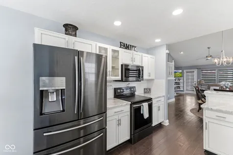 1312 Summerhouse Drive Indianapolis IN 46217