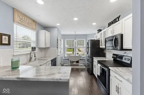 1312 Summerhouse Drive Indianapolis IN 46217