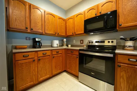 7808 Valley Stream Drive Indianapolis IN 46237