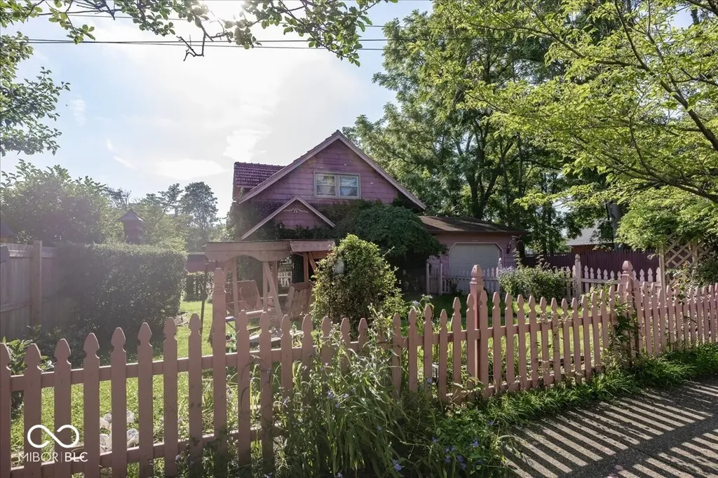 17 S Hough Street Greenfield IN 46140