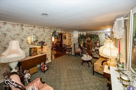 17 S Hough Street Greenfield IN 46140