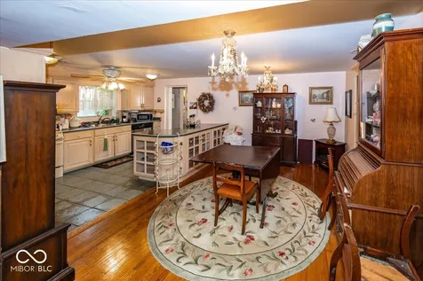 17 S Hough Street Greenfield IN 46140