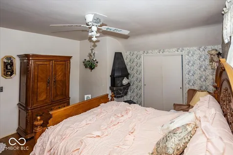 17 S Hough Street Greenfield IN 46140