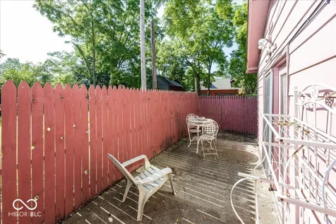 17 S Hough Street Greenfield IN 46140