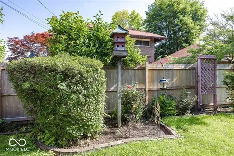 17 S Hough Street Greenfield IN 46140