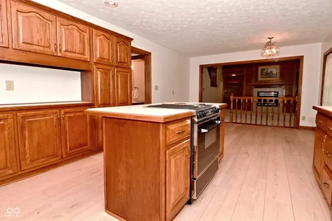 1250 Bur Oak Court Avon IN 46123