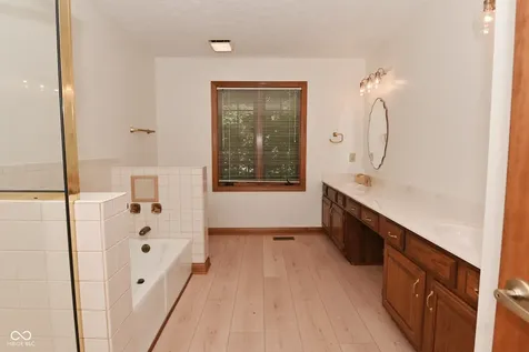 1250 Bur Oak Court Avon IN 46123