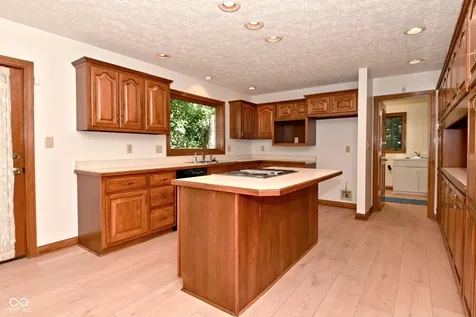 1250 Bur Oak Court Avon IN 46123