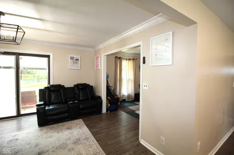 609 W Banta Road Indianapolis IN 46217