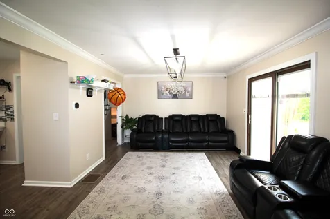 609 W Banta Road Indianapolis IN 46217