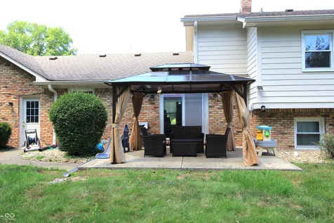 609 W Banta Road Indianapolis IN 46217