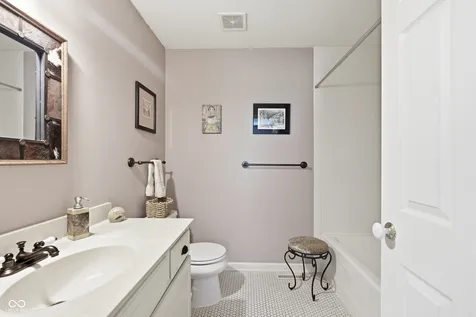 3306 Bay Road South Drive Indianapolis IN 46240