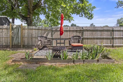 15025 W 7th Street Daleville IN 47334