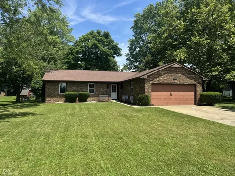 2392 W Robbie Street Columbus IN 47201