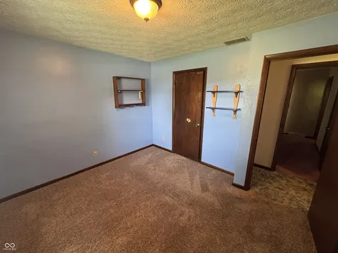 2392 W Robbie Street Columbus IN 47201