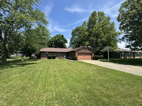 2392 W Robbie Street Columbus IN 47201