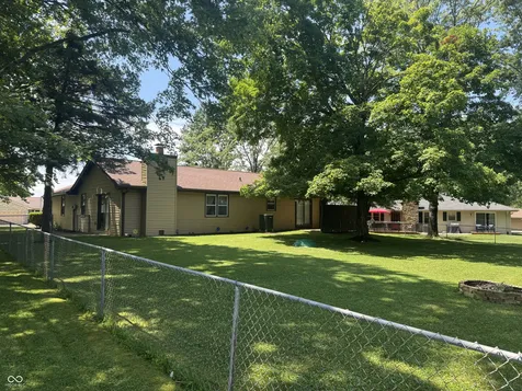 2392 W Robbie Street Columbus IN 47201