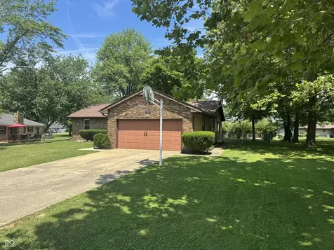 2392 W Robbie Street Columbus IN 47201
