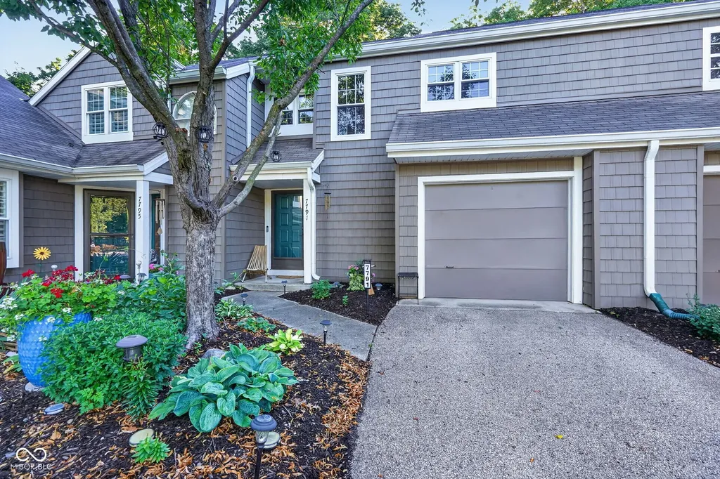 7791 Harbour Isle Indianapolis IN 46240