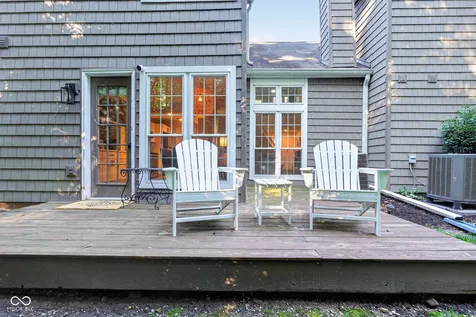 7791 Harbour Isle Indianapolis IN 46240