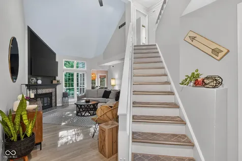 7791 Harbour Isle Indianapolis IN 46240