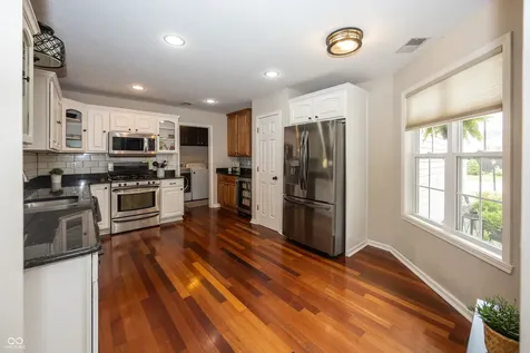10128 Beresford Court Fishers IN 46038