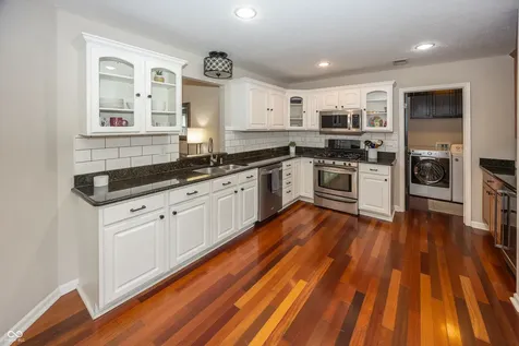 10128 Beresford Court Fishers IN 46038
