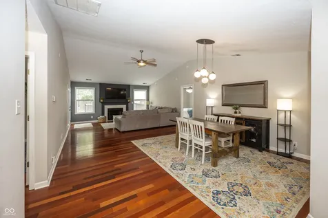 10128 Beresford Court Fishers IN 46038