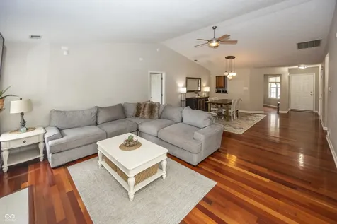 10128 Beresford Court Fishers IN 46038