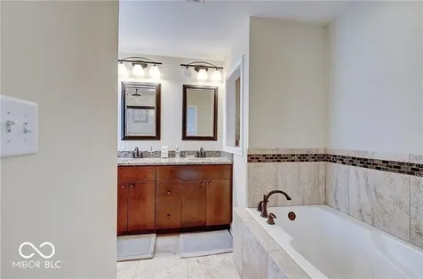 333 Alden Carmel IN 46032