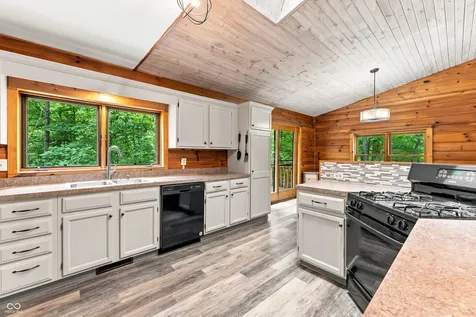 8086 Jonathans Court Seymour IN 47274