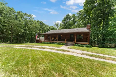 8086 Jonathans Court Seymour IN 47274