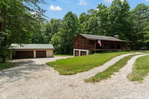 8086 Jonathans Court Seymour IN 47274