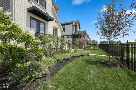 11521 Langton Walk Zionsville IN 46077