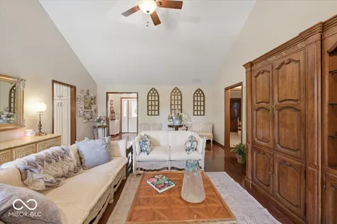1094 Brookway Drive Avon IN 46123