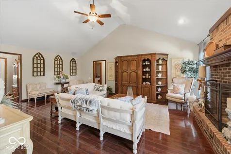 1094 Brookway Drive Avon IN 46123