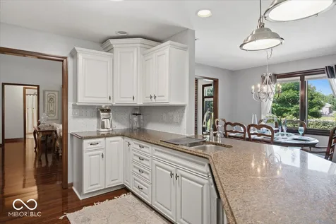1094 Brookway Drive Avon IN 46123