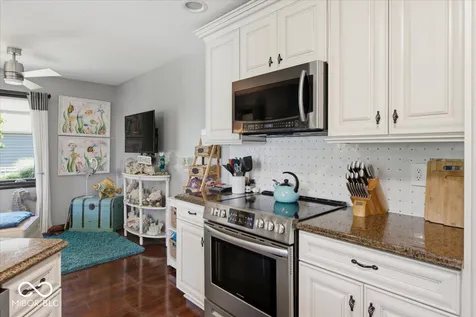 1094 Brookway Drive Avon IN 46123