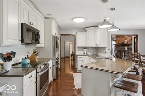 1094 Brookway Drive Avon IN 46123