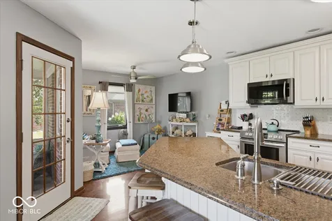 1094 Brookway Drive Avon IN 46123
