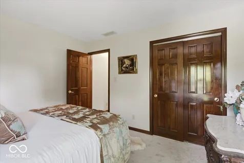 1094 Brookway Drive Avon IN 46123