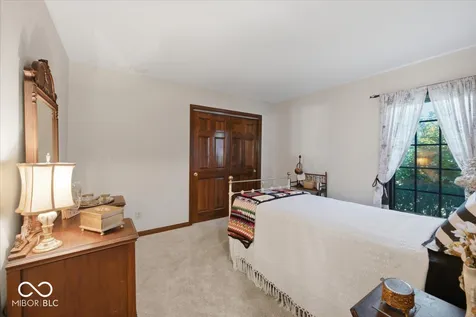 1094 Brookway Drive Avon IN 46123