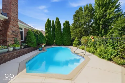 1094 Brookway Drive Avon IN 46123