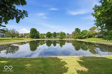 1094 Brookway Drive Avon IN 46123