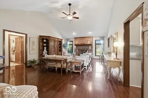 1094 Brookway Drive Avon IN 46123