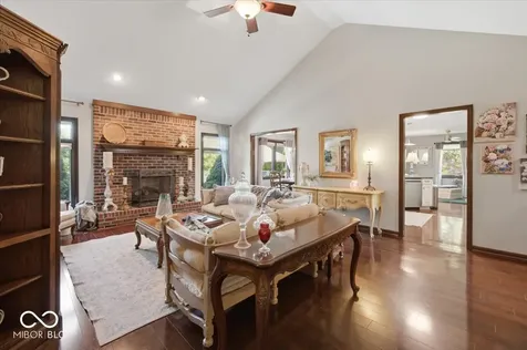 1094 Brookway Drive Avon IN 46123